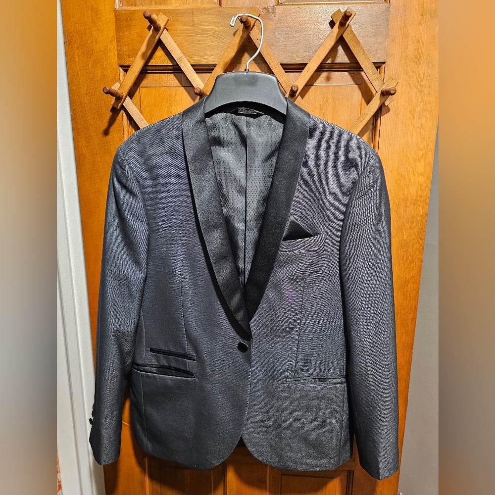 West End "Lexington" Charcoal 1-Button Peak Tuxedo